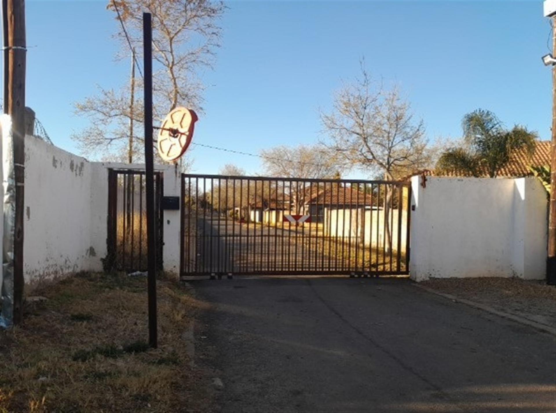 Front View of property in Cosmo City