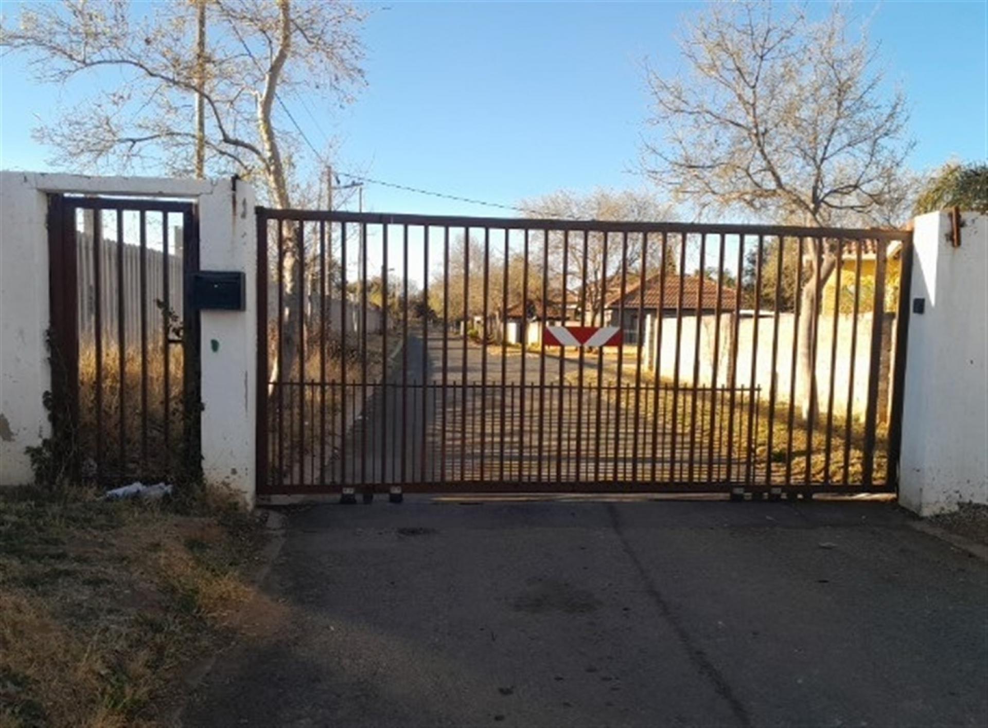 Front View of property in Cosmo City