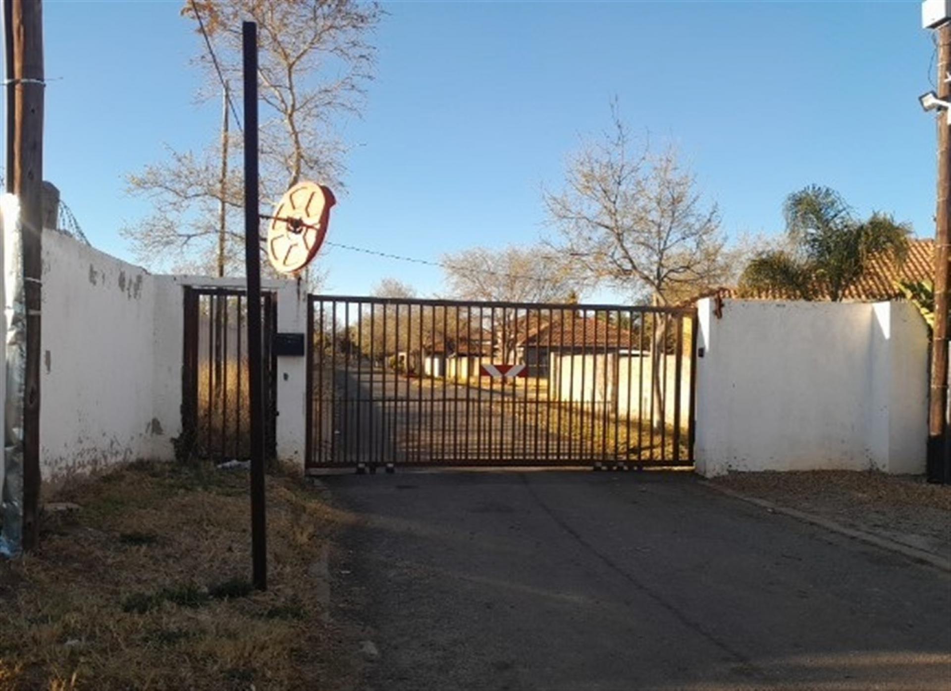 Front View of property in Cosmo City