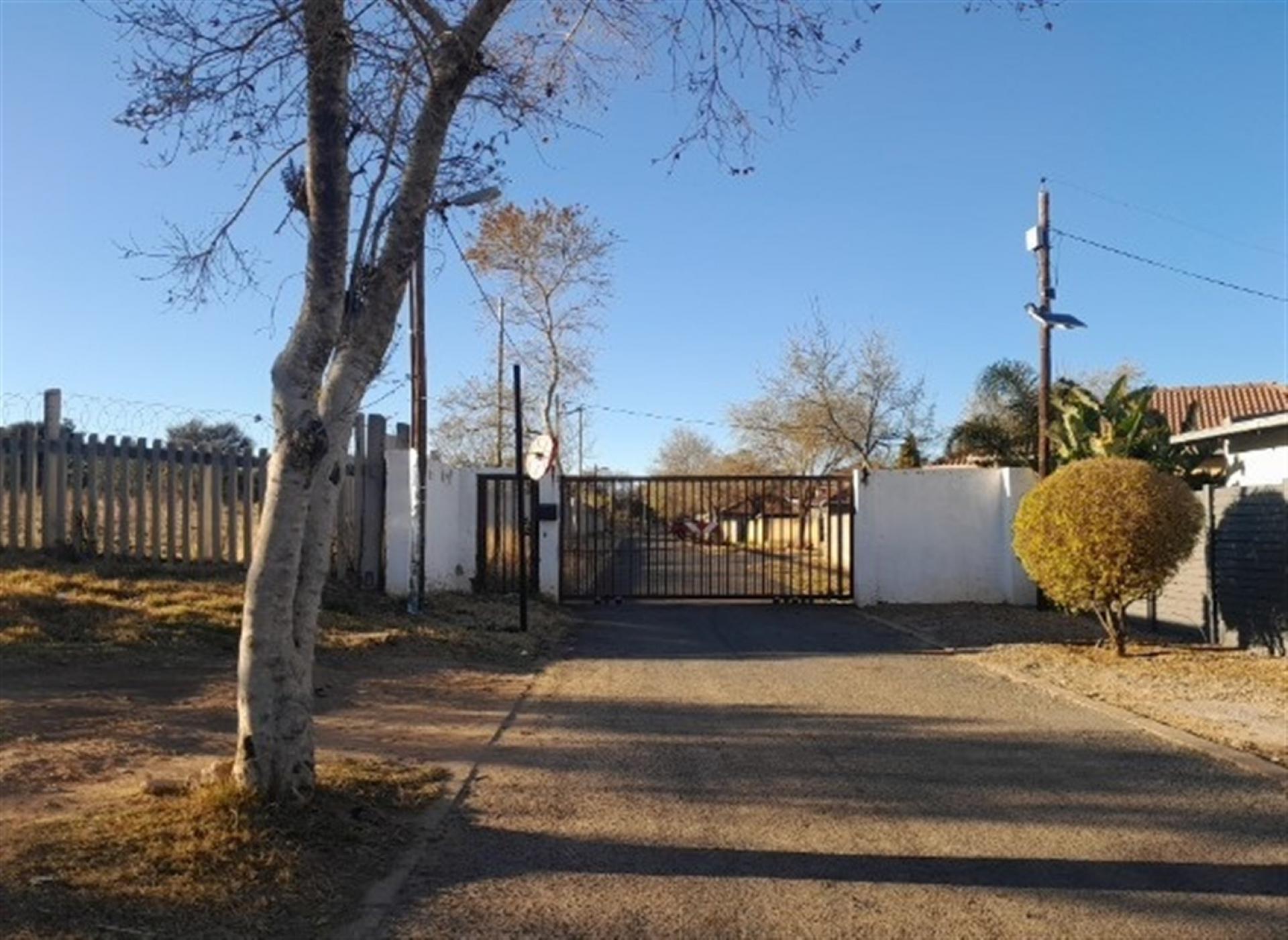 Front View of property in Cosmo City