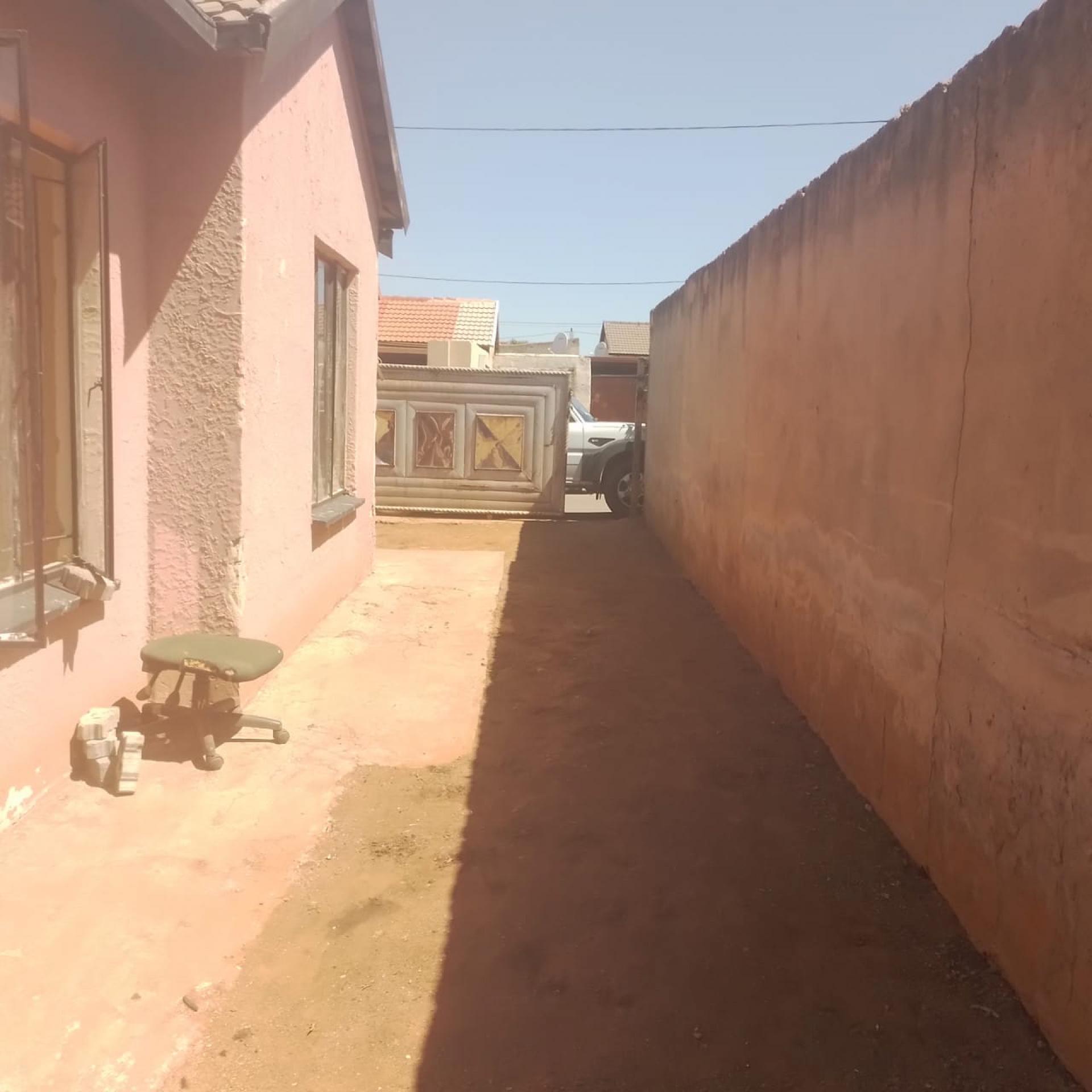 Spaces of property in Clayville