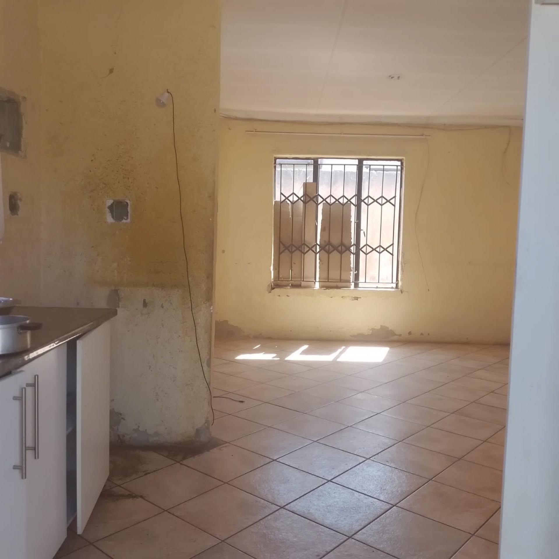 Lounges of property in Clayville