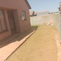 Front View of property in Clayville