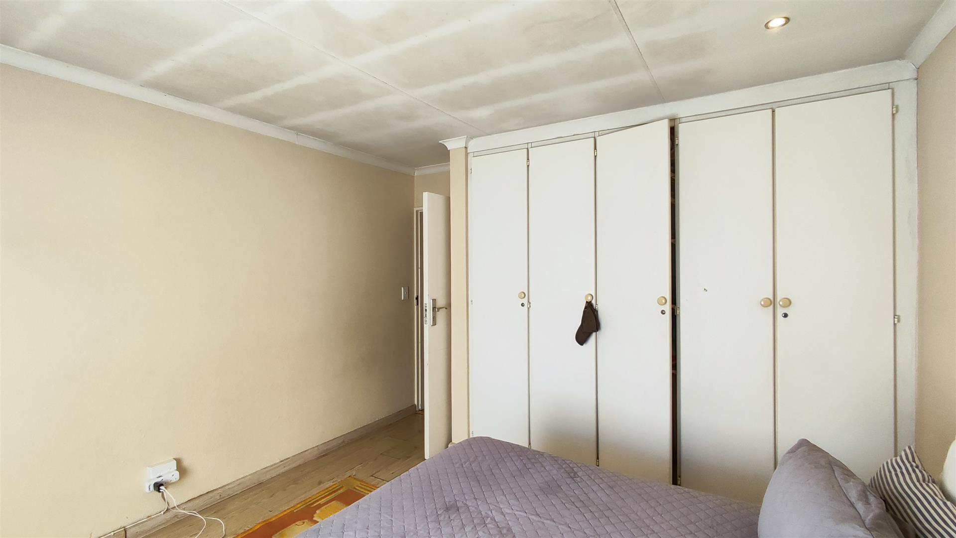 Bed Room 2 - 15 square meters of property in Norkem park