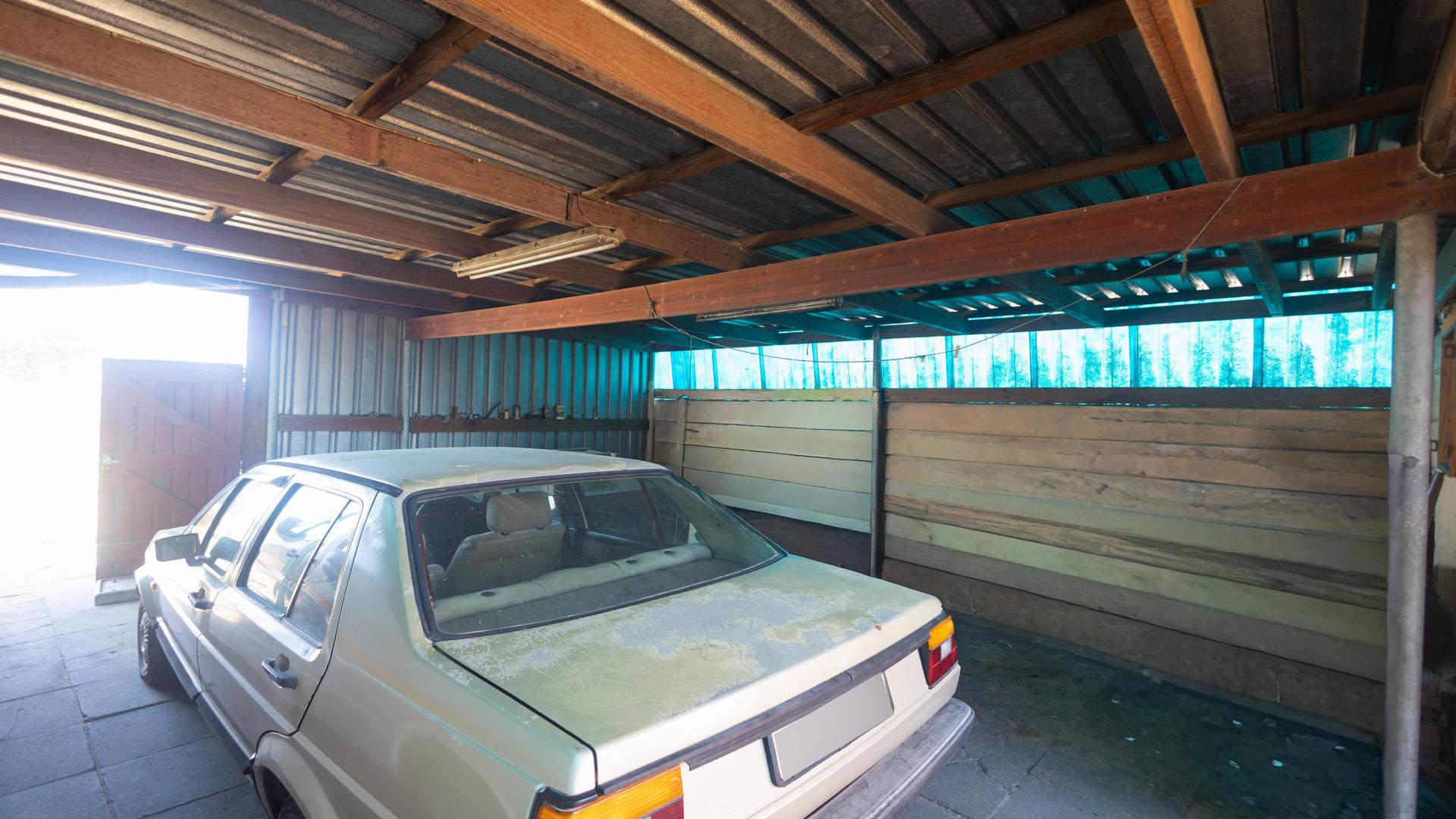 Carport  of property in Kraaifontein