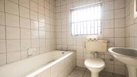Bathroom 2 of property in Kraaifontein