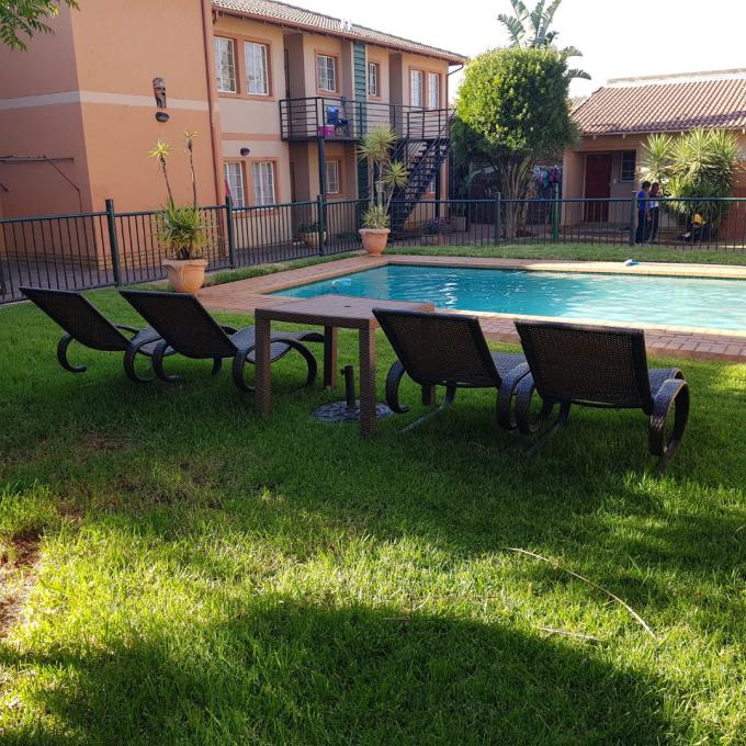 2 Bedroom Apartment for Sale For Sale in Bezuidenhout Valley - MR394585