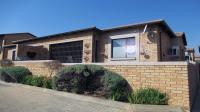 2 Bedroom 2 Bathroom Cluster for Sale for sale in Wilgeheuwel 