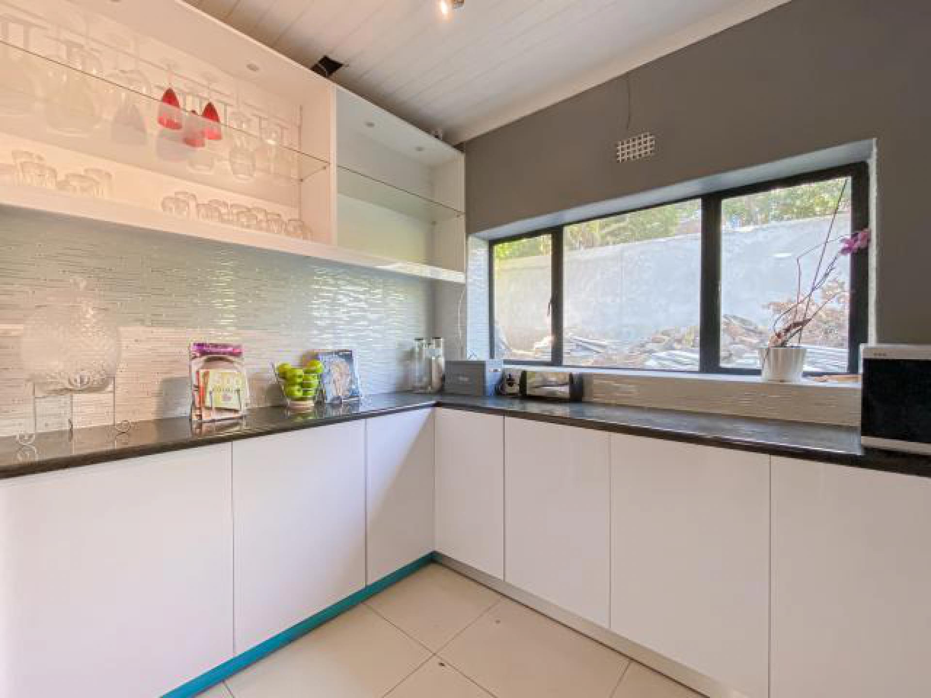 Kitchen of property in Kenridge 