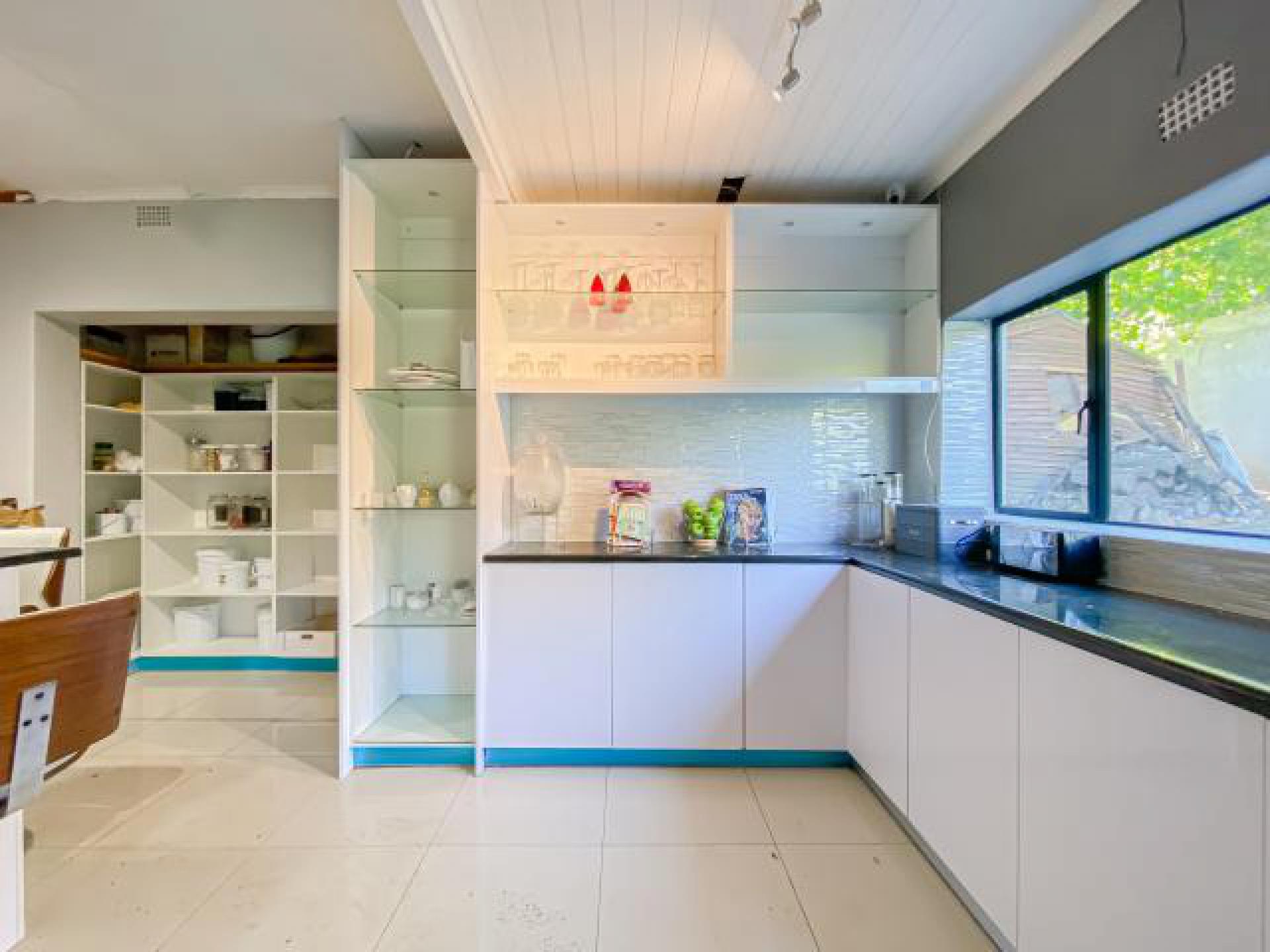 Kitchen of property in Kenridge 
