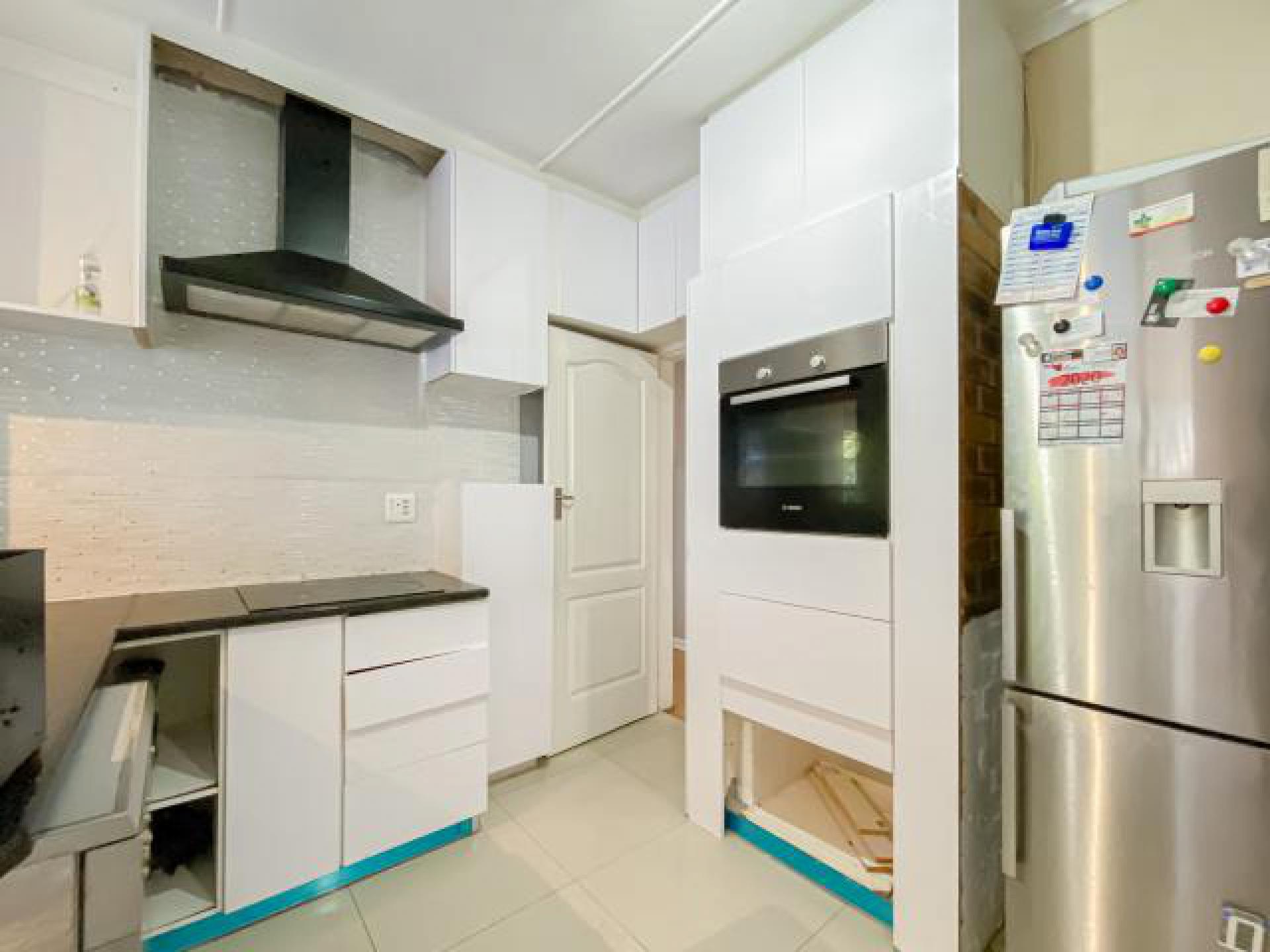 Kitchen of property in Kenridge 
