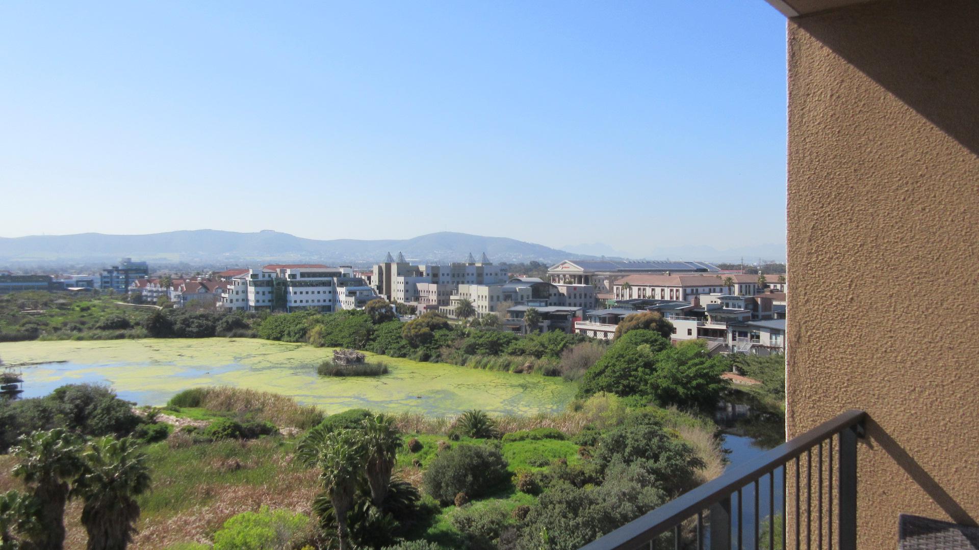 Balcony - 7 square meters of property in Montague Gardens