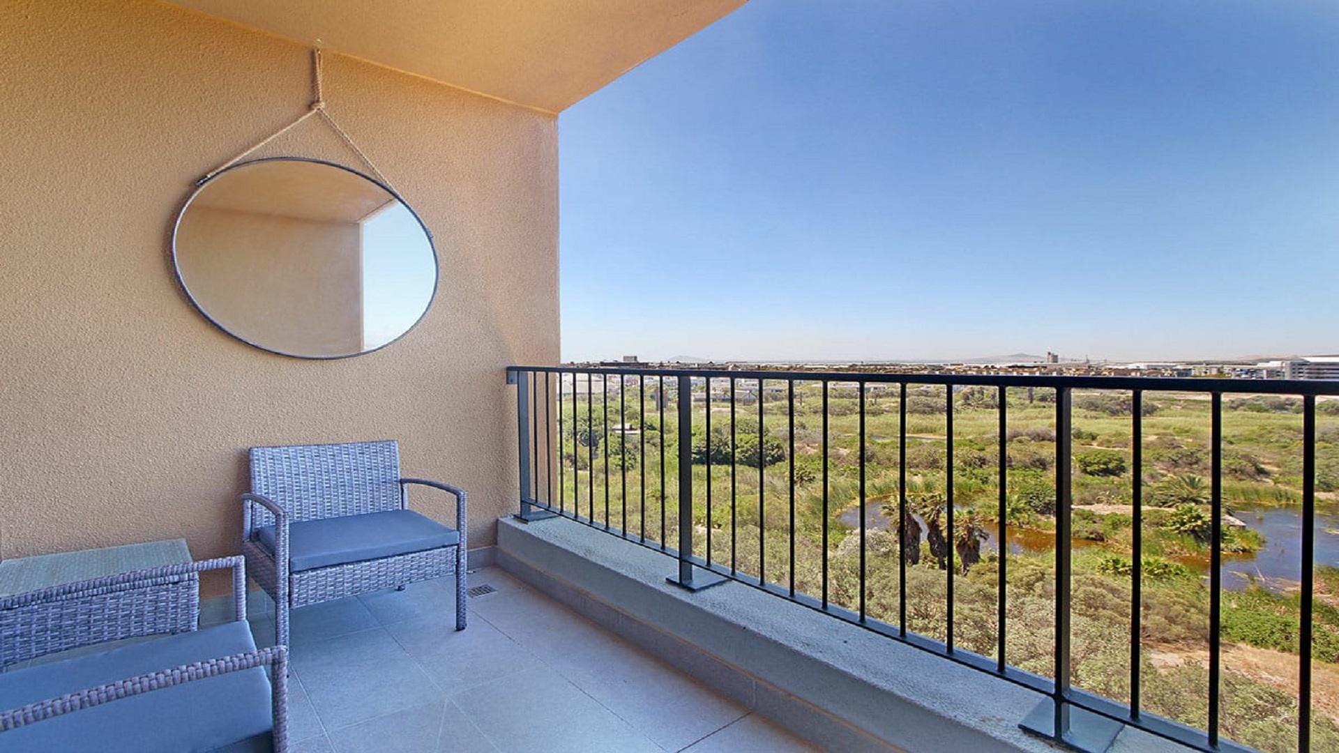 Balcony - 7 square meters of property in Montague Gardens