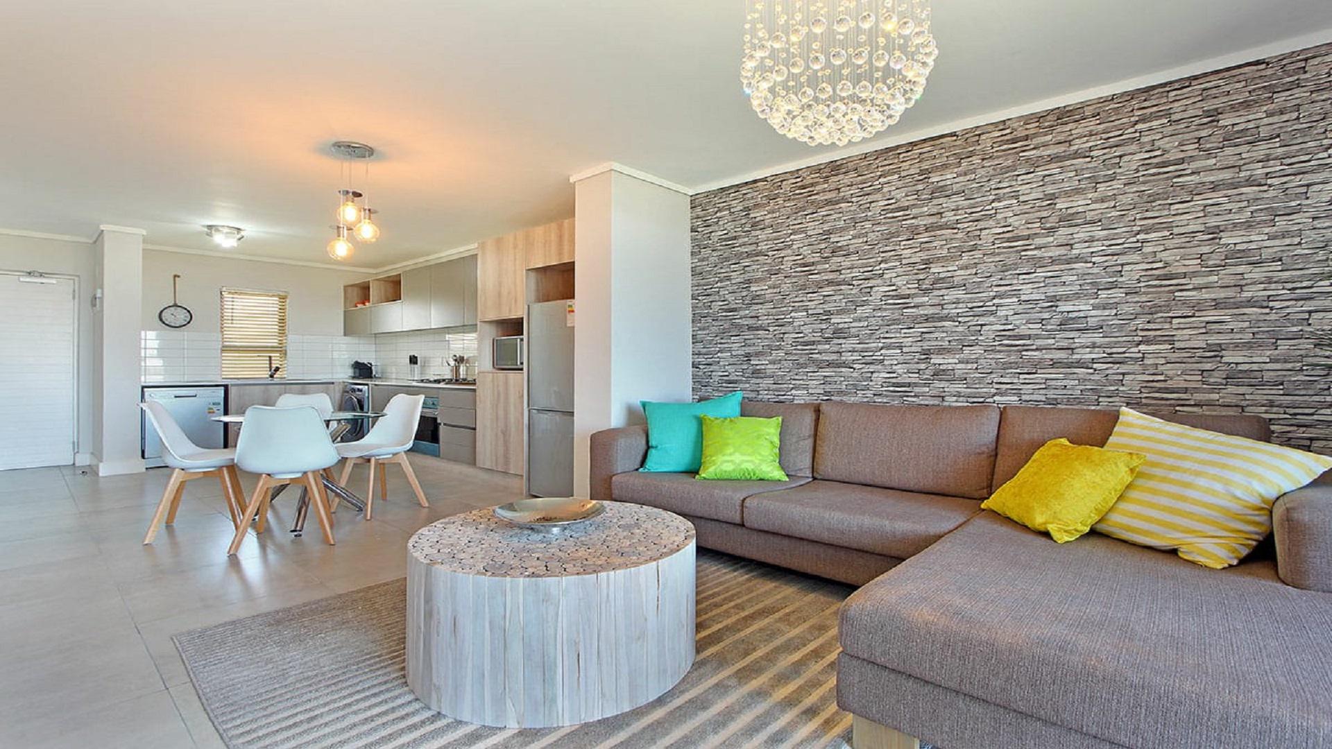 Lounges - 13 square meters of property in Montague Gardens