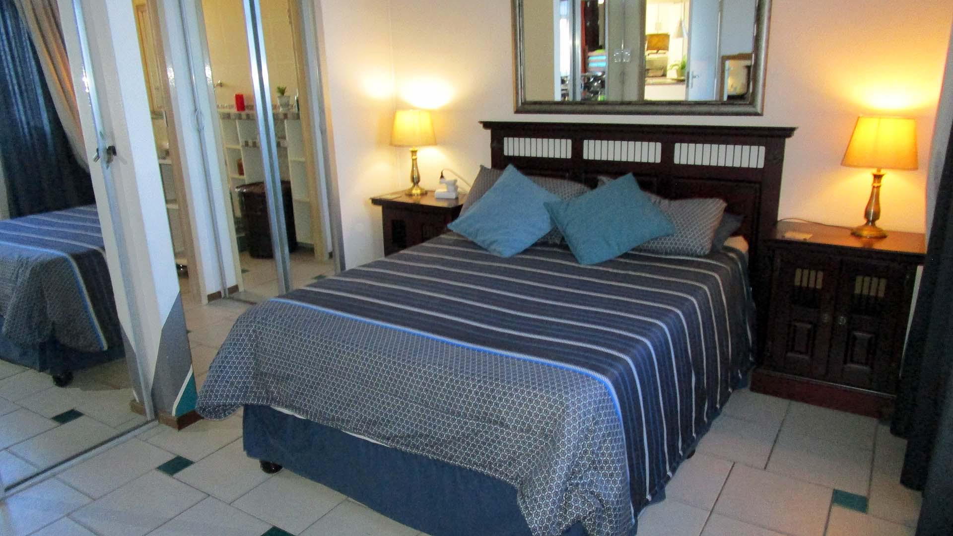 Main Bedroom - 17 square meters of property in Kingsburgh