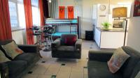 Lounges - 14 square meters of property in Kingsburgh