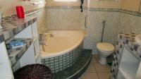 Bathroom 1 - 5 square meters of property in Kingsburgh