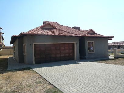 Front View of property in Savannah Country Estate