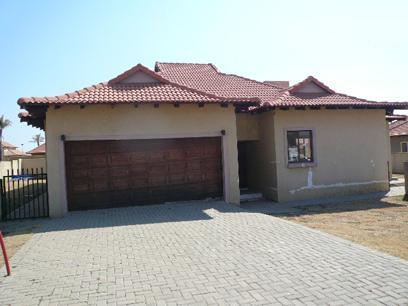 Front View of property in Savannah Country Estate