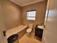 Bathroom 1 - 5 square meters of property in Pomona