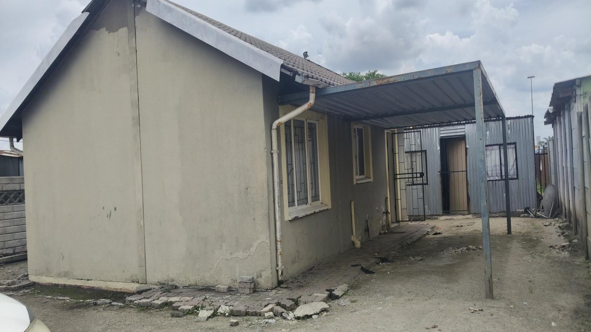 Front View of property in Meriting