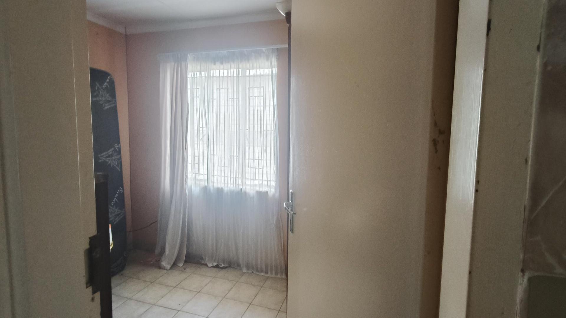 Bed Room 2 of property in Meriting