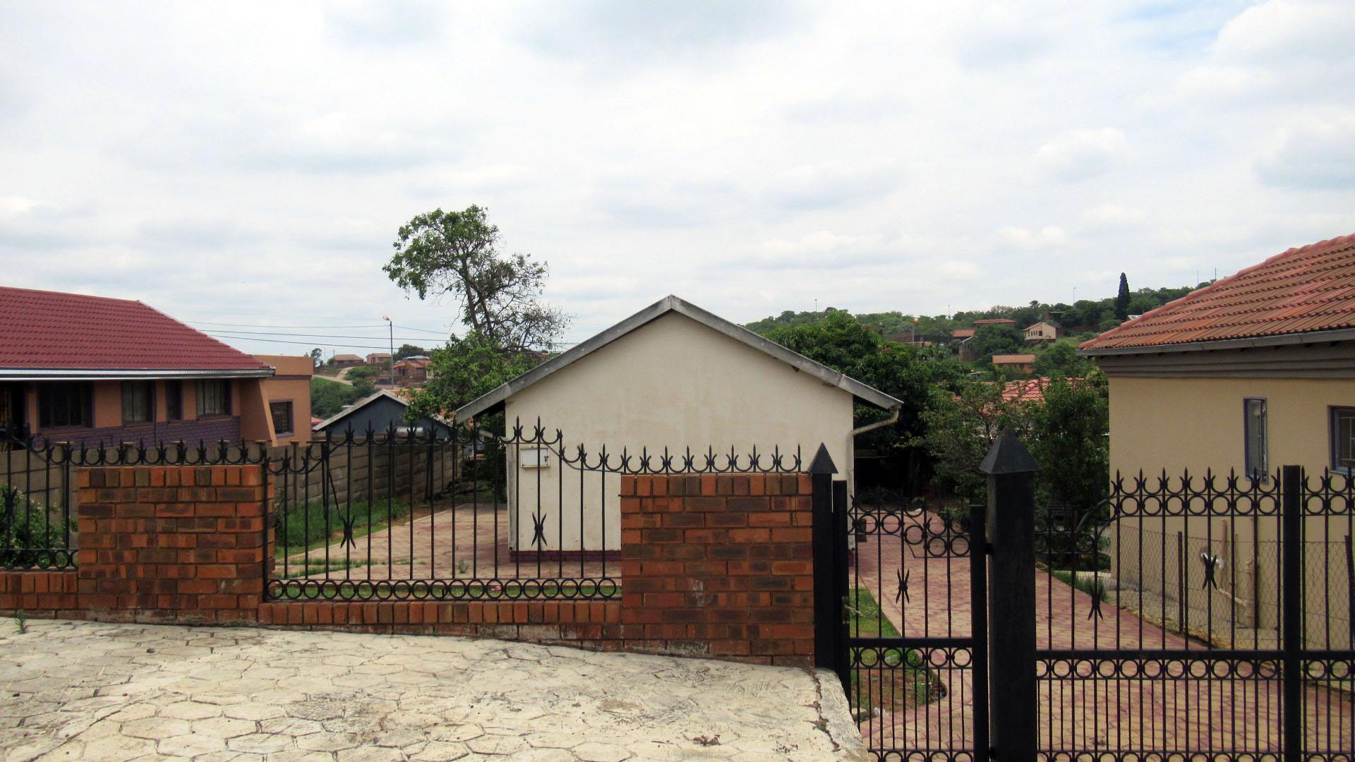 Front View of property in Soshanguve