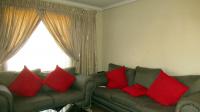 Lounges - 21 square meters of property in Kwaggasrand