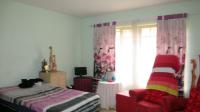 Bed Room 2 - 20 square meters of property in Waterval East