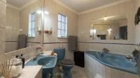 Main Bathroom - 6 square meters of property in Sunward park