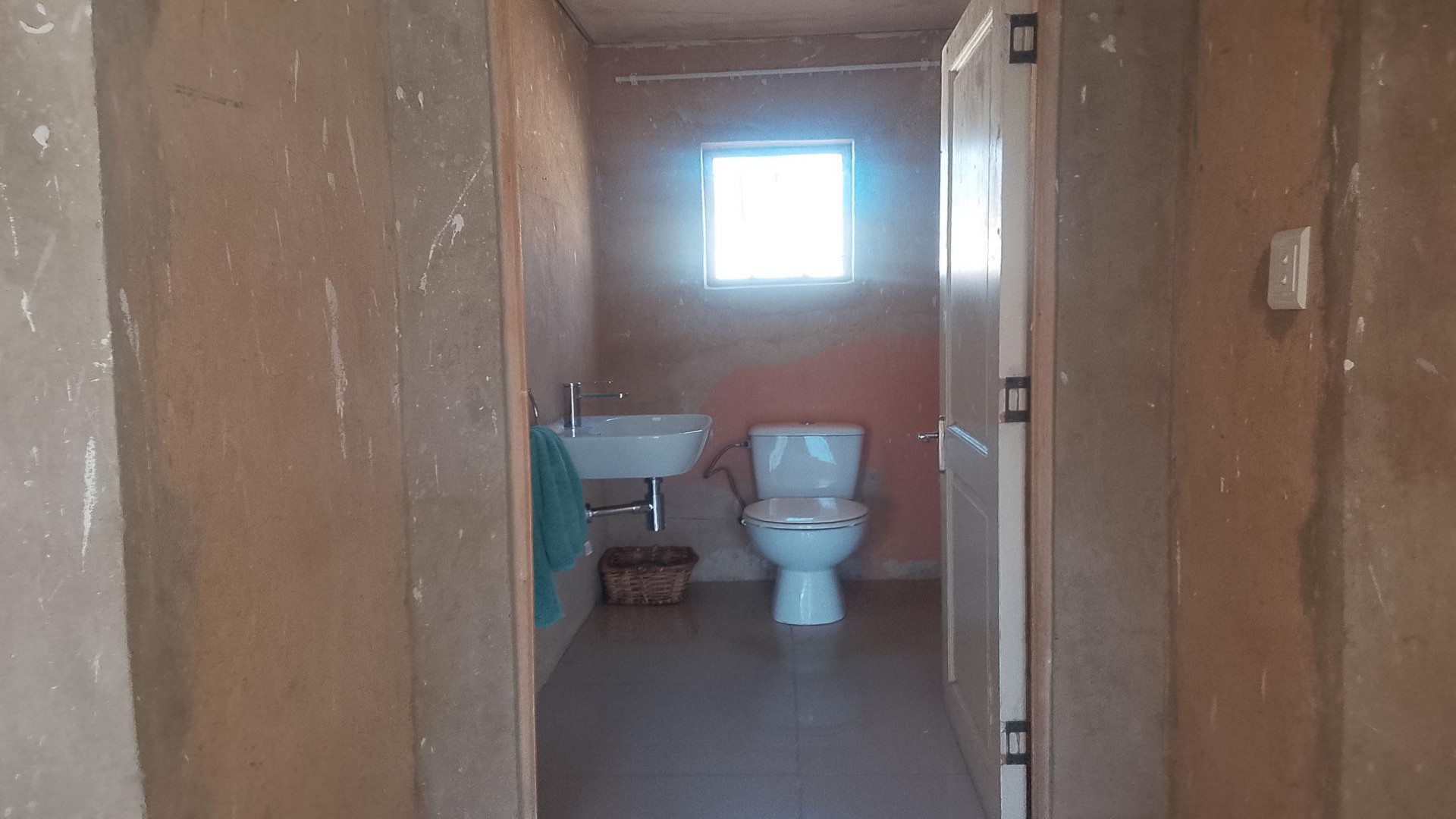 Bathroom 1 - 3 square meters of property in Johannesburg North