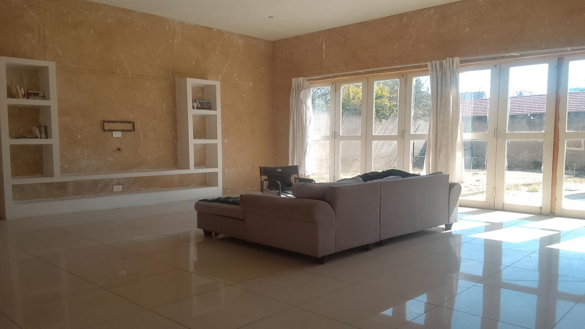 Lounges - 46 square meters of property in Johannesburg North