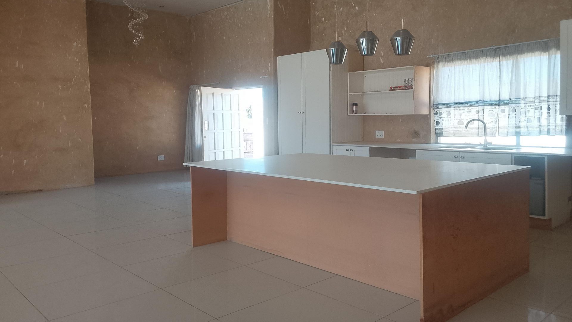Kitchen - 28 square meters of property in Johannesburg North