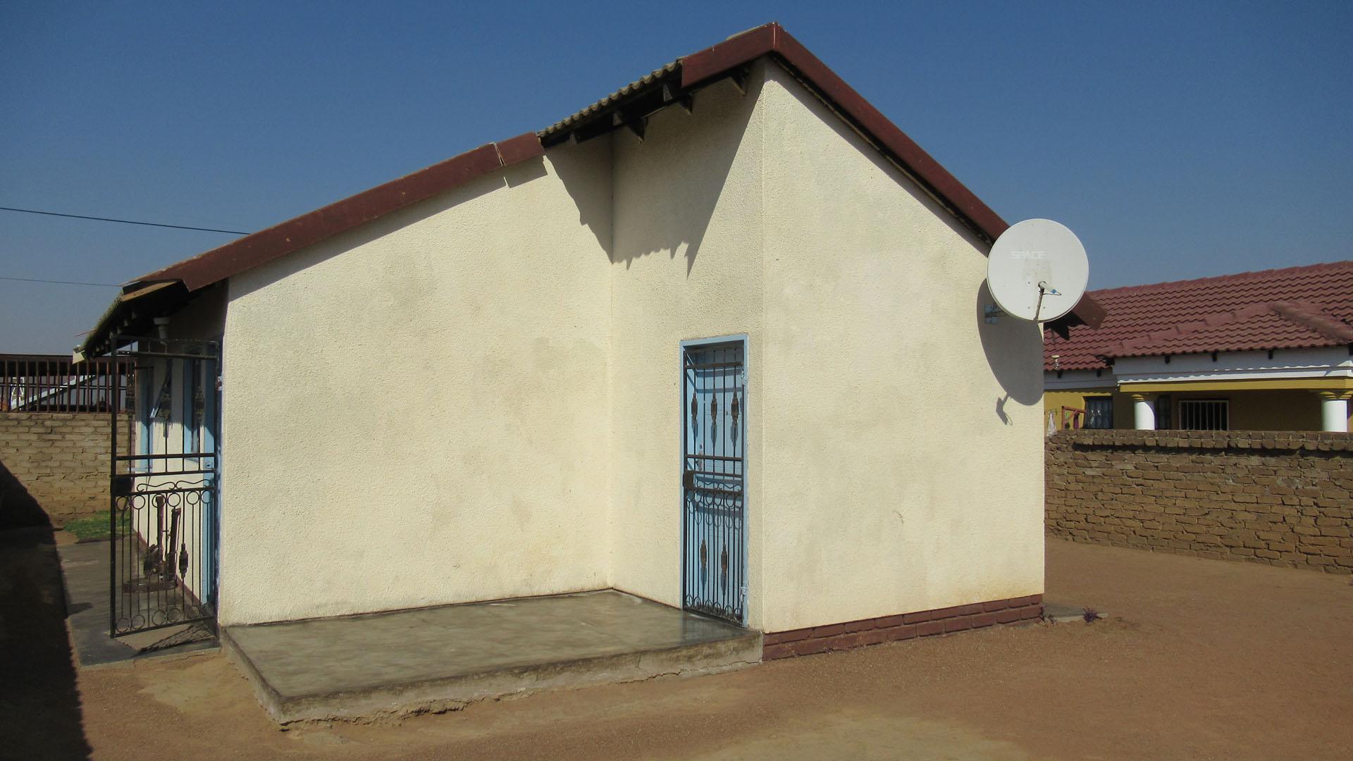 Front View of property in Mabopane