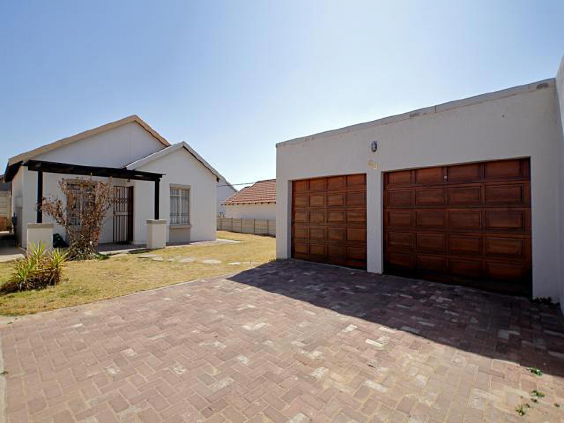 Front View of property in Ermelo