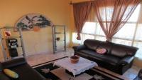 Lounges - 21 square meters of property in Lenasia
