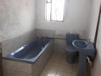 Main Bathroom - 6 square meters of property in Protea Glen