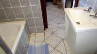 Bathroom 2 - 4 square meters of property in Margate