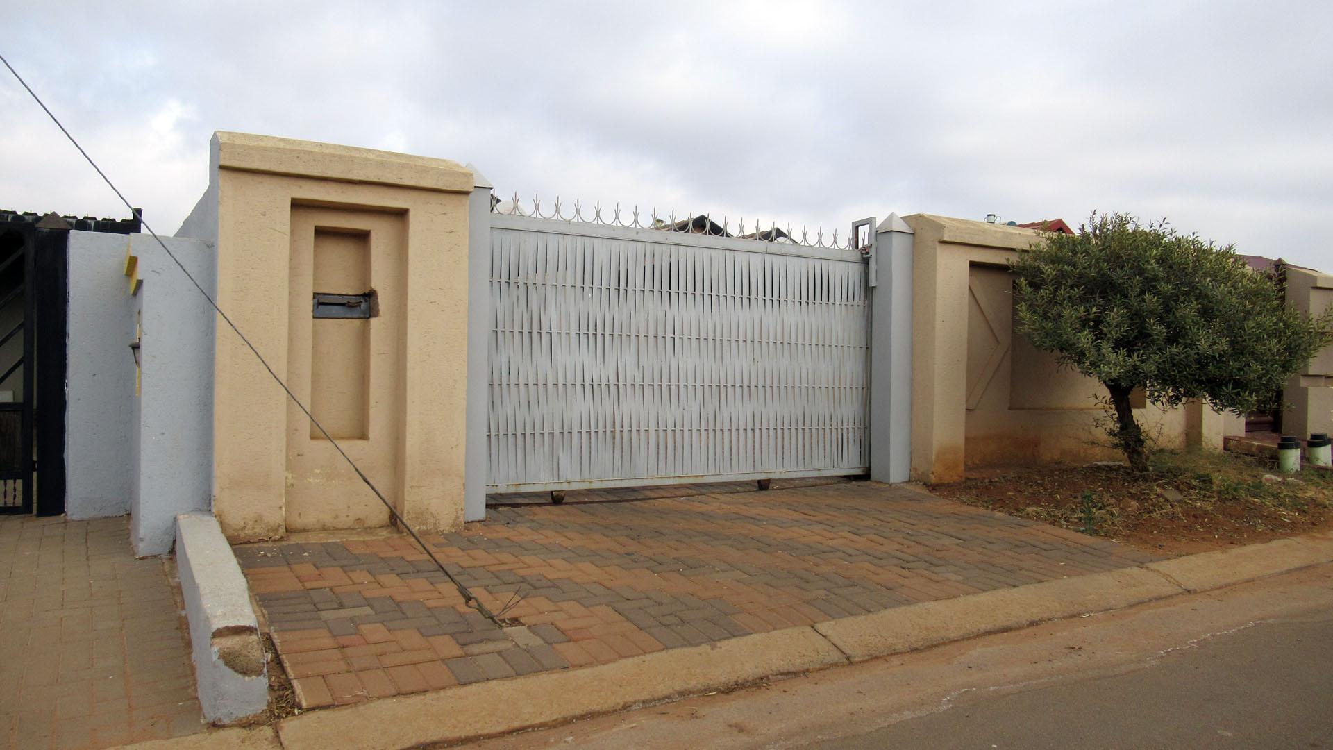 Front View of property in Soshanguve East