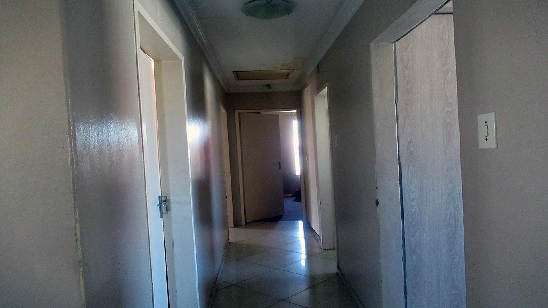 Spaces - 9 square meters of property in Struisbult