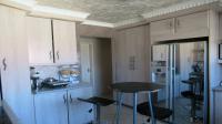 Kitchen - 18 square meters of property in Struisbult