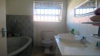 Bathroom 1 - 6 square meters of property in Struisbult