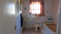 Bathroom 1 - 9 square meters of property in Strand