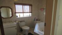 Bathroom 1 - 4 square meters of property in Vereeniging