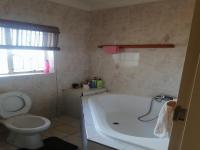 Bathroom 1 - 4 square meters of property in Vereeniging
