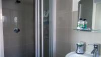 Main Bathroom - 4 square meters of property in Parkrand