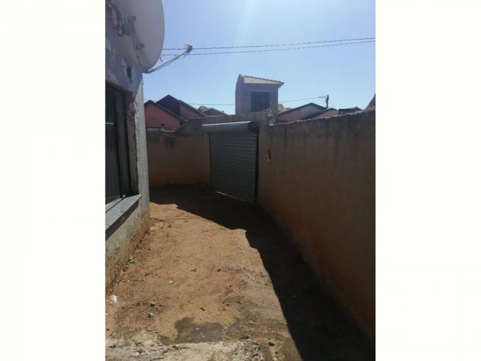 3 Bedroom House for Sale For Sale in Chiawelo - MR398349