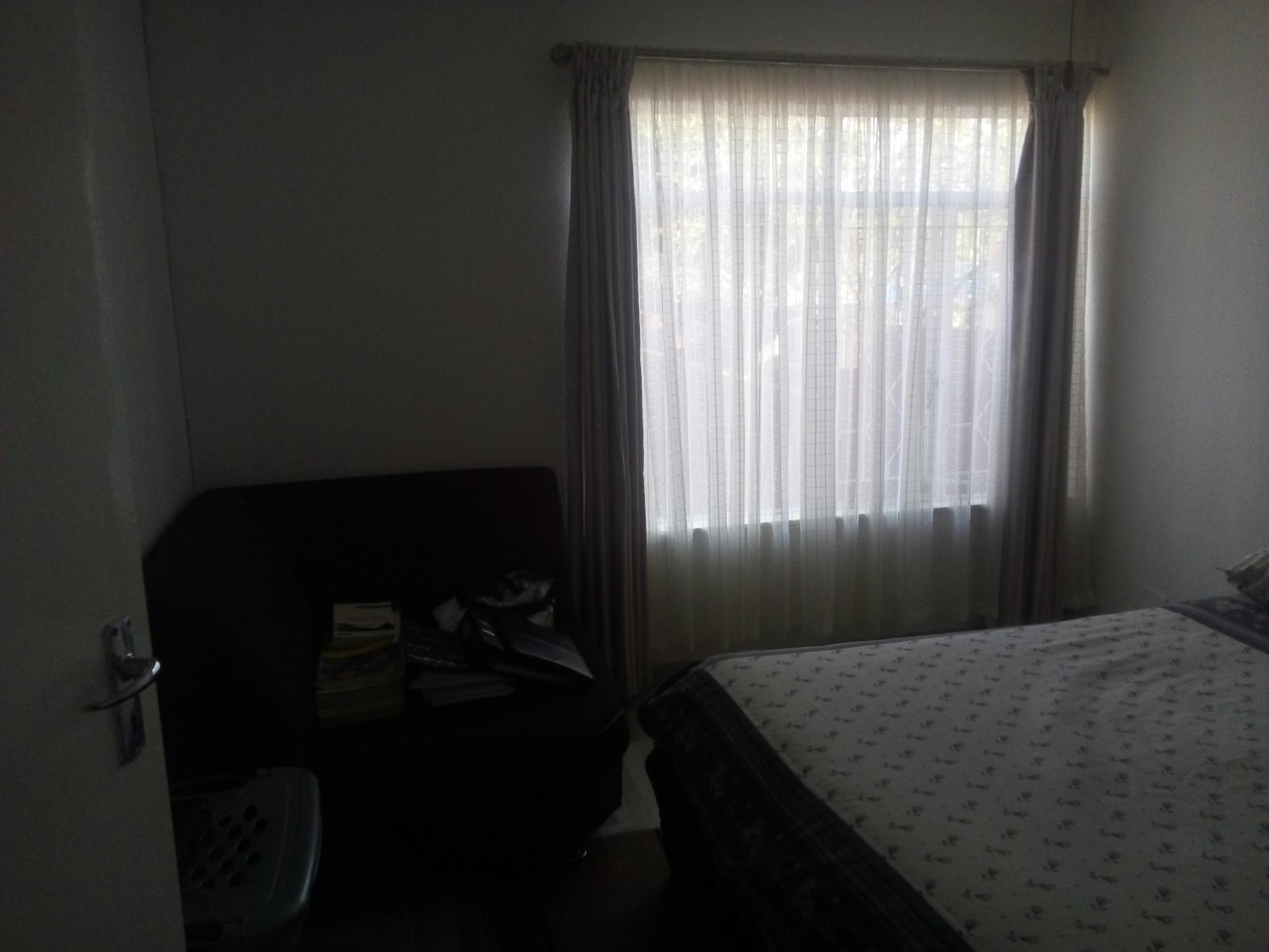 Bed Room 1 - 16 square meters of property in Norkem park
