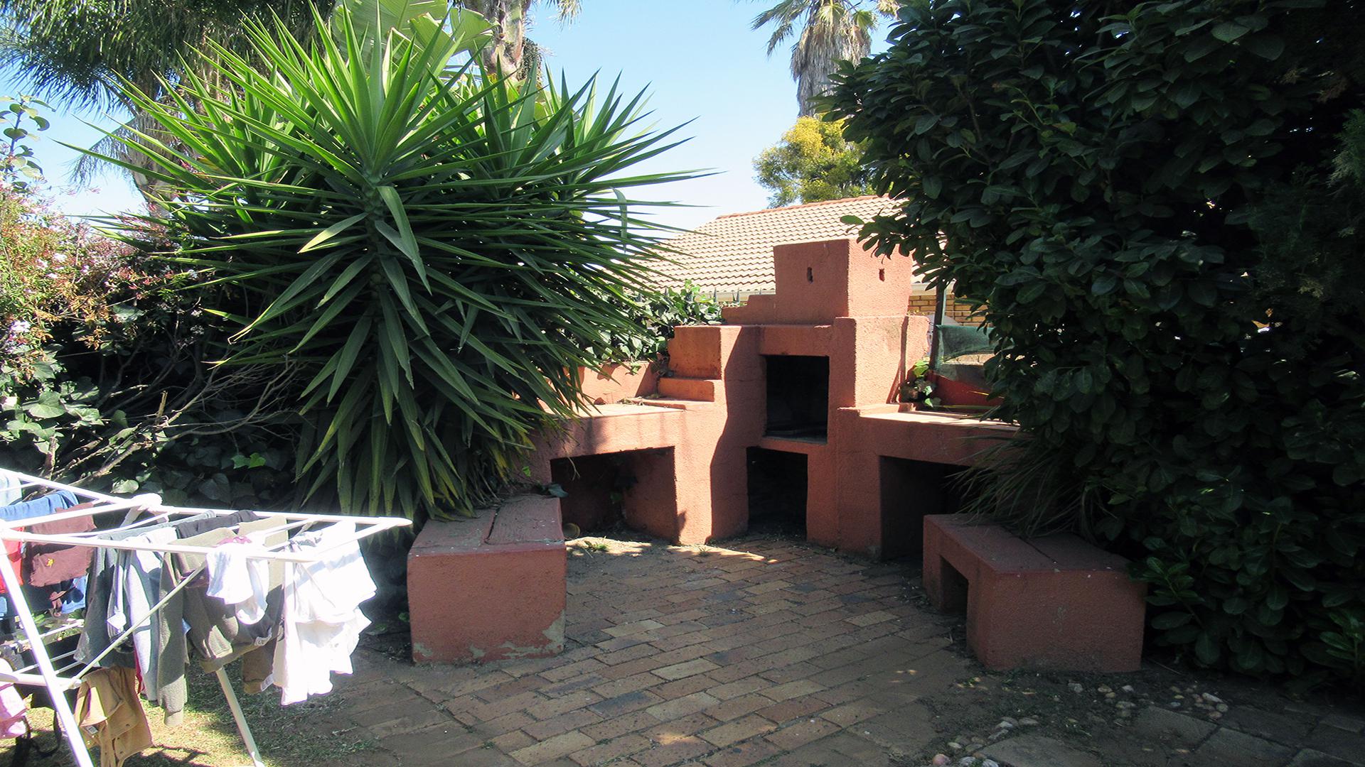 Backyard of property in Norkem park