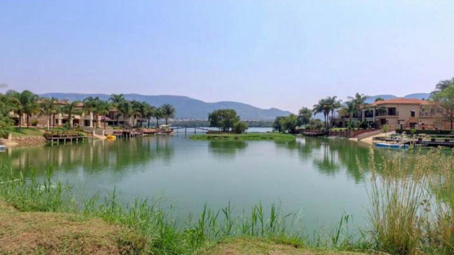 Spaces of property in Hartbeespoort